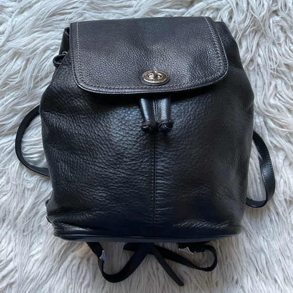 Coach Black Park Pebbled Leather Turn Key Drawstring Backpack Bag F24385 EUC - Picture 2 of 9